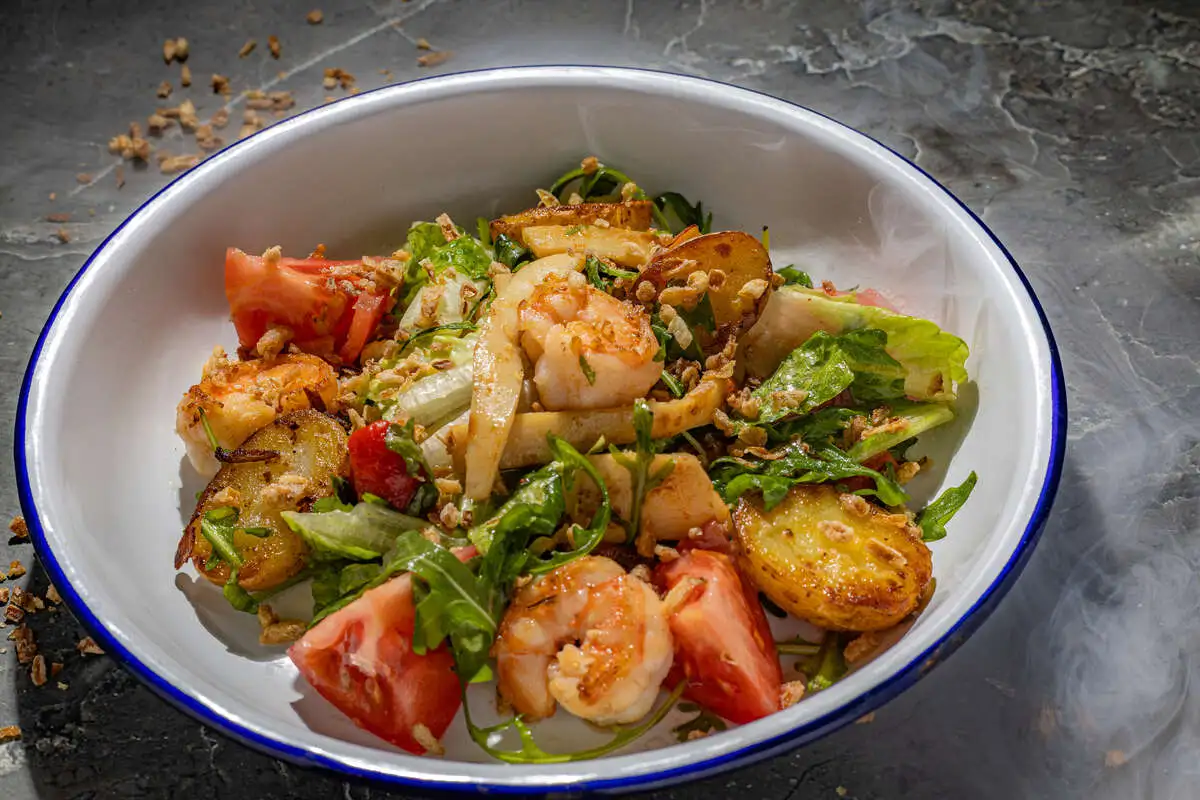 Салат с морепродуктами