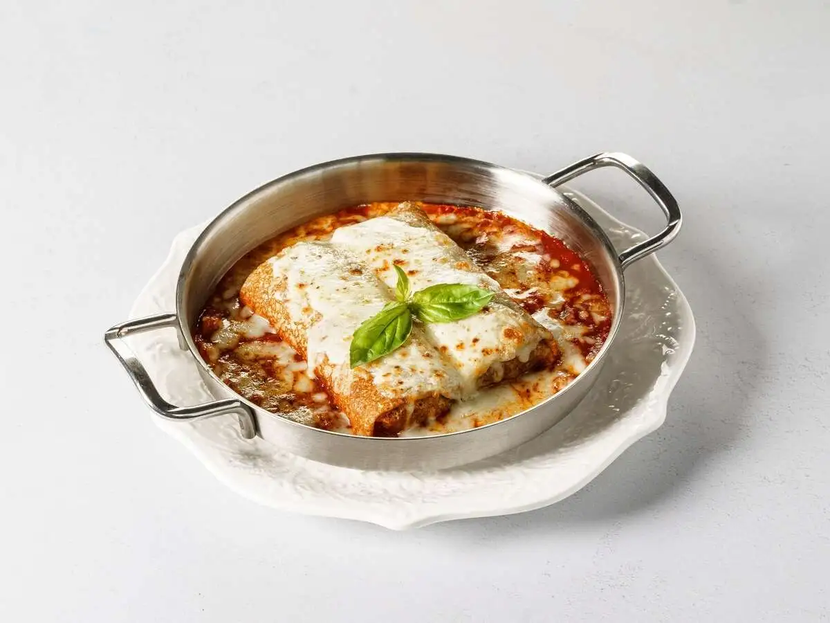 Блины с мясным рагу