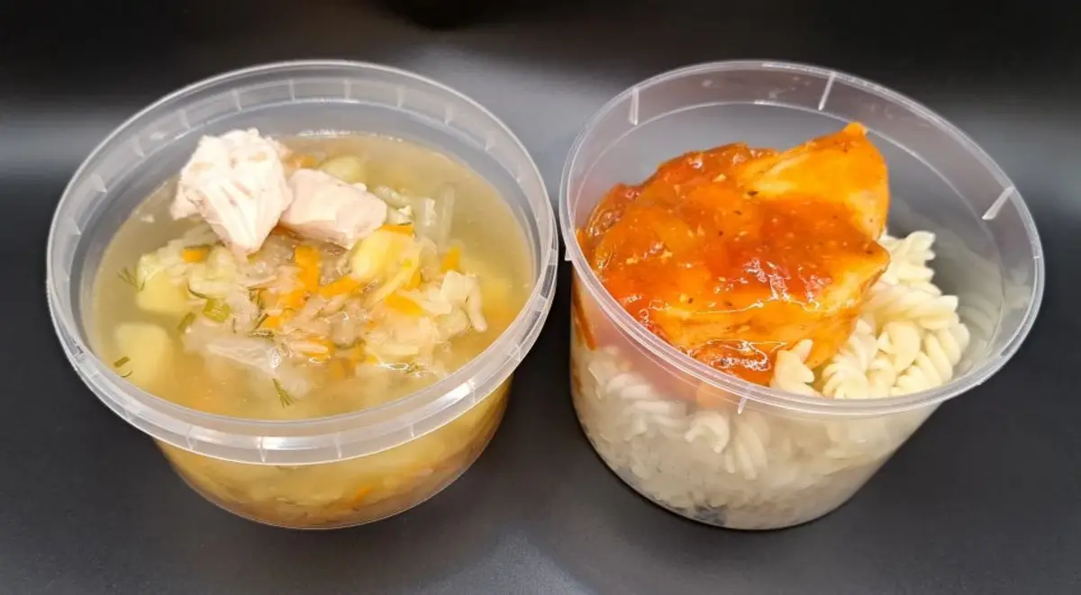 2 Чикен: Щи куриные из свежей капусты, Курочка лечо с макаронами