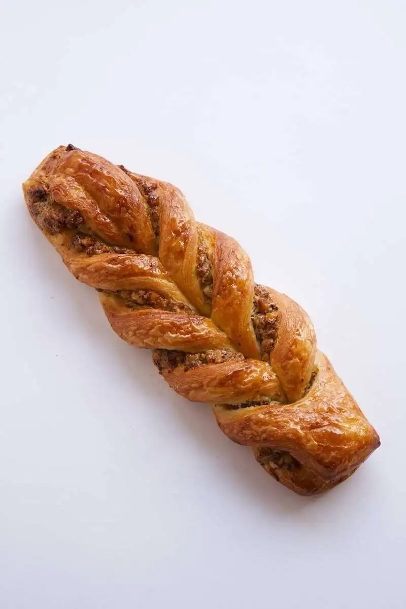 Косичка с орехами