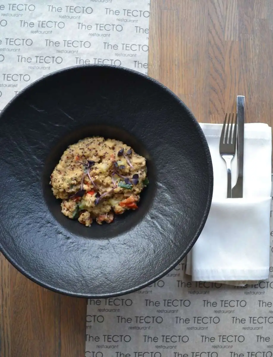 Киноа с шампиньонами и овощами на кокосовом молоке