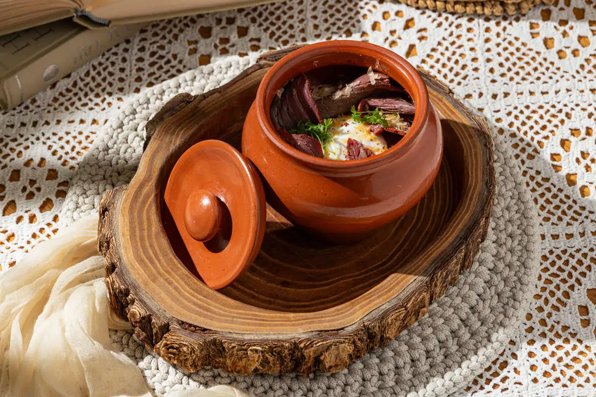 Каша гречневая с пастрами и яйцом пашот 