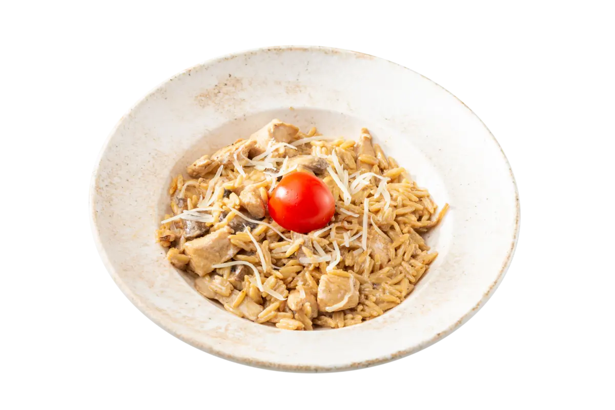 Орзо с курицей в сливочном соусе