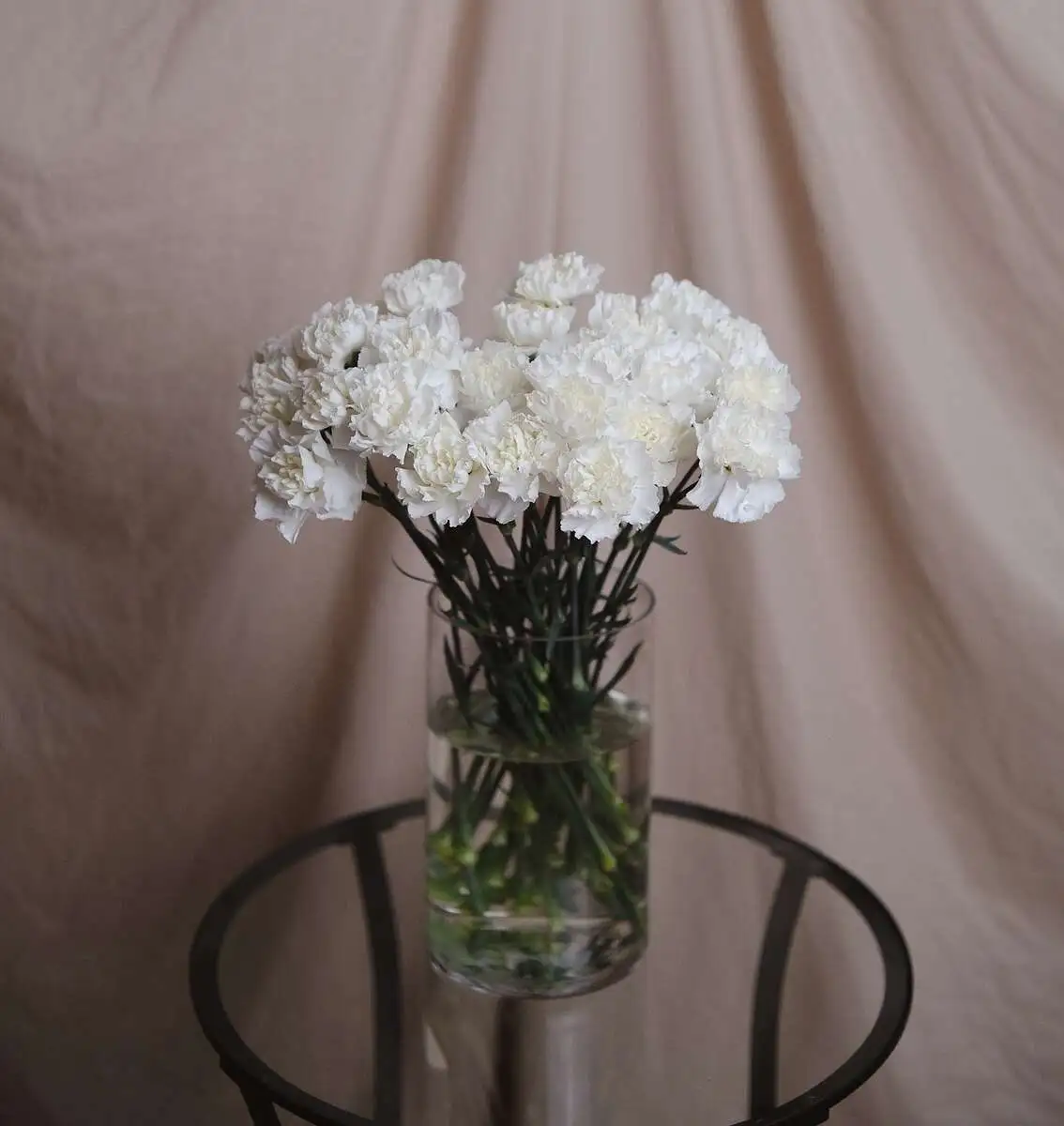 Букет " Белые диантусы в стекле"