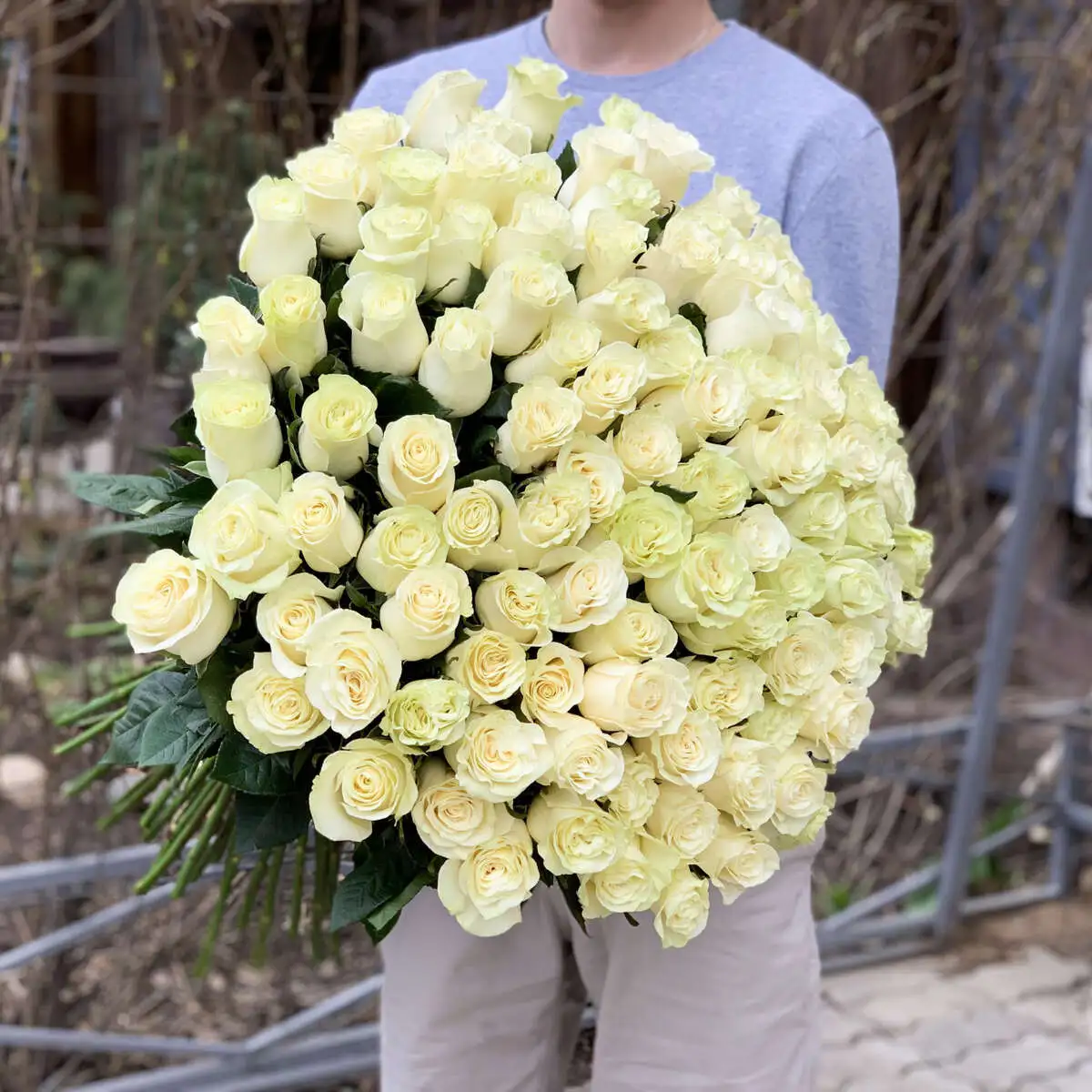 Букет из 101 Белой розы