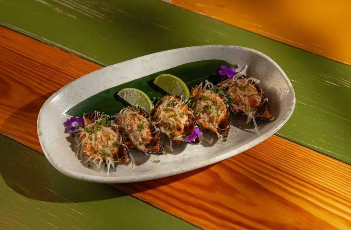 Запеченные мидии в сливочно-сырном соусе