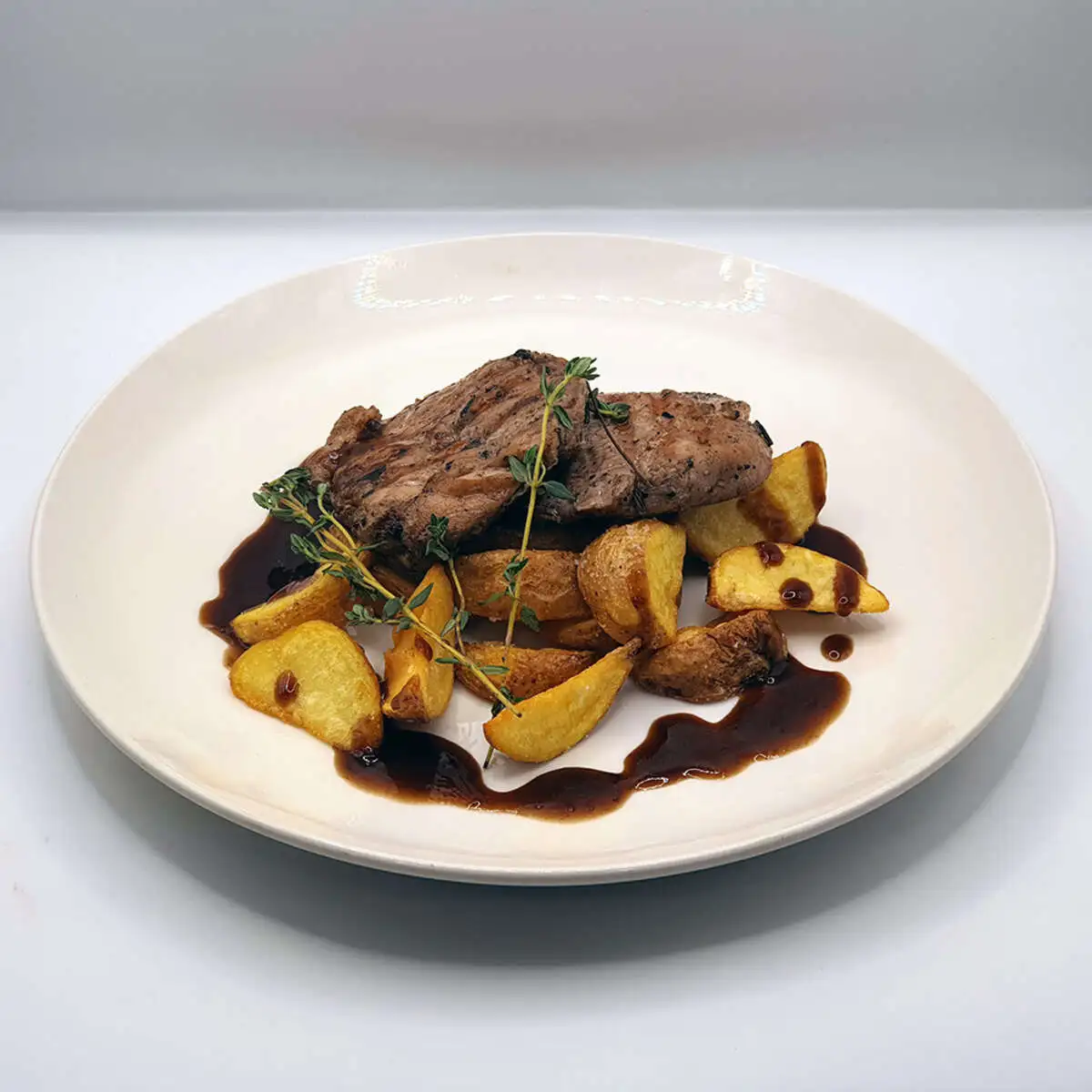 Медальоны из свинины