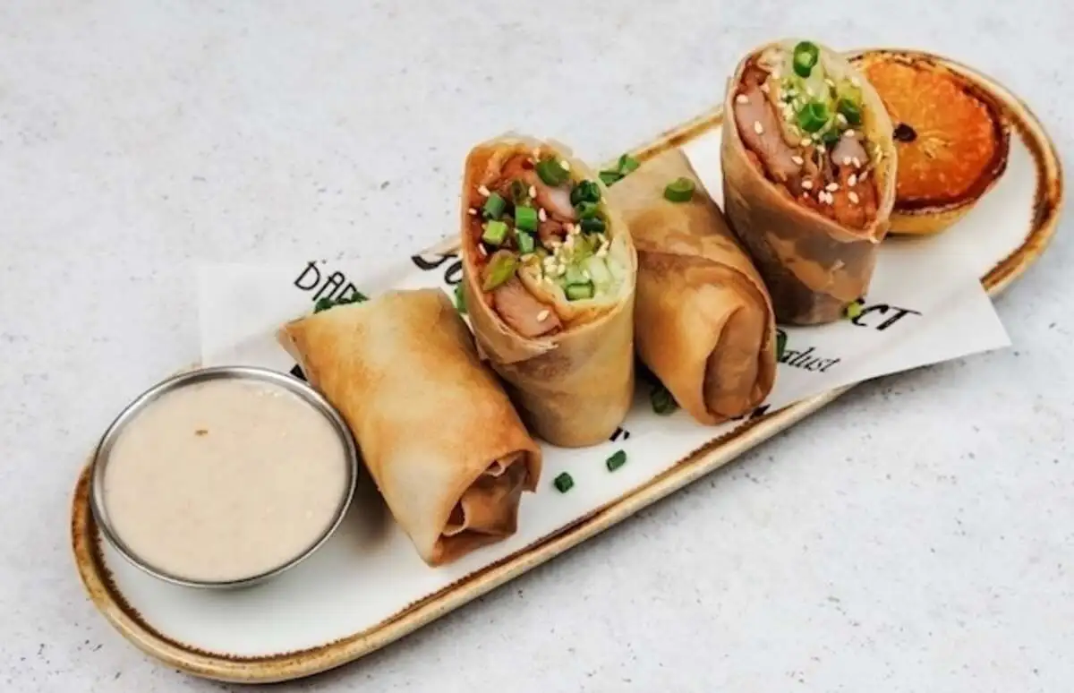 Спринг-ролл с курицей 