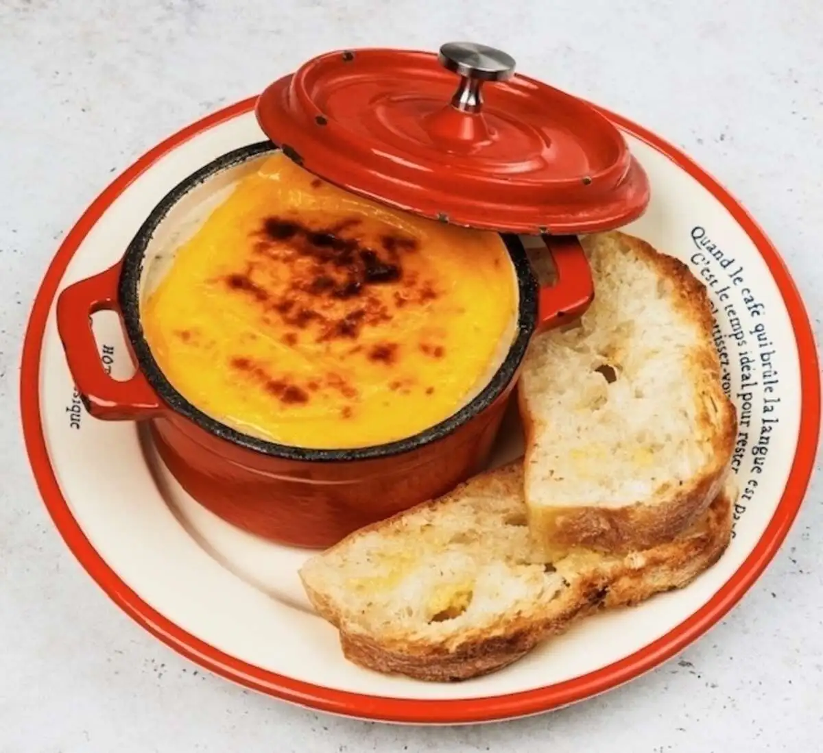 Жюльен с курицей и грибами 