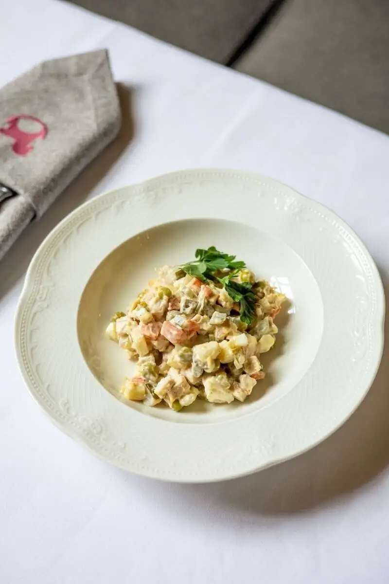 БИЗНЕС 2026 Оливье с курицей 