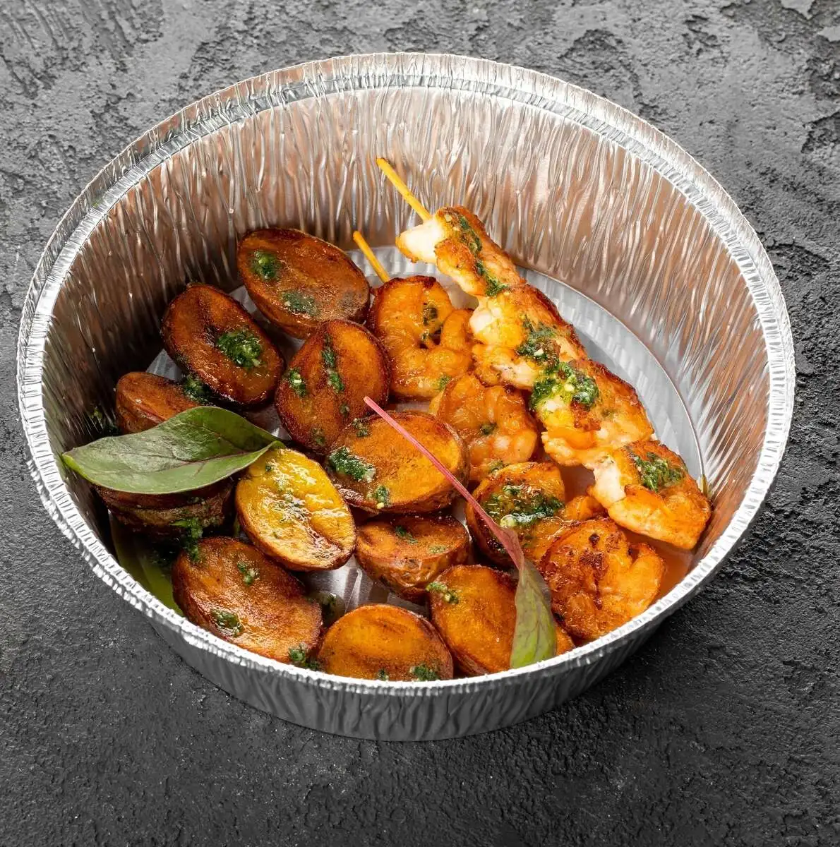 Шашлычок креветка в беконе