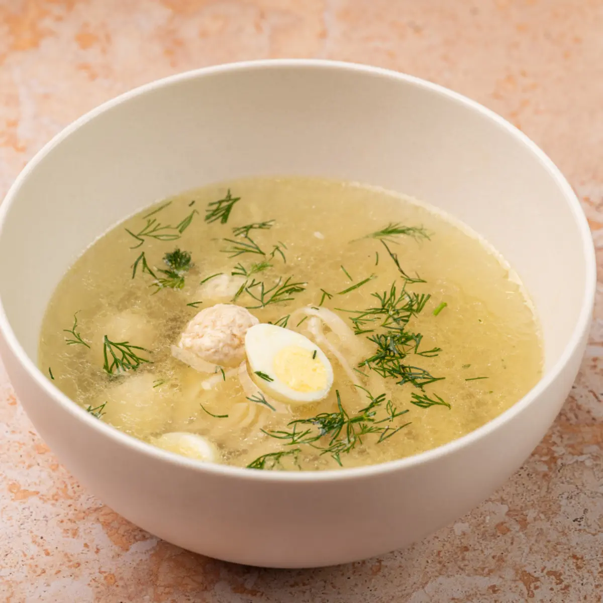 Куриный суп с фрикадельками и домашней лапшой