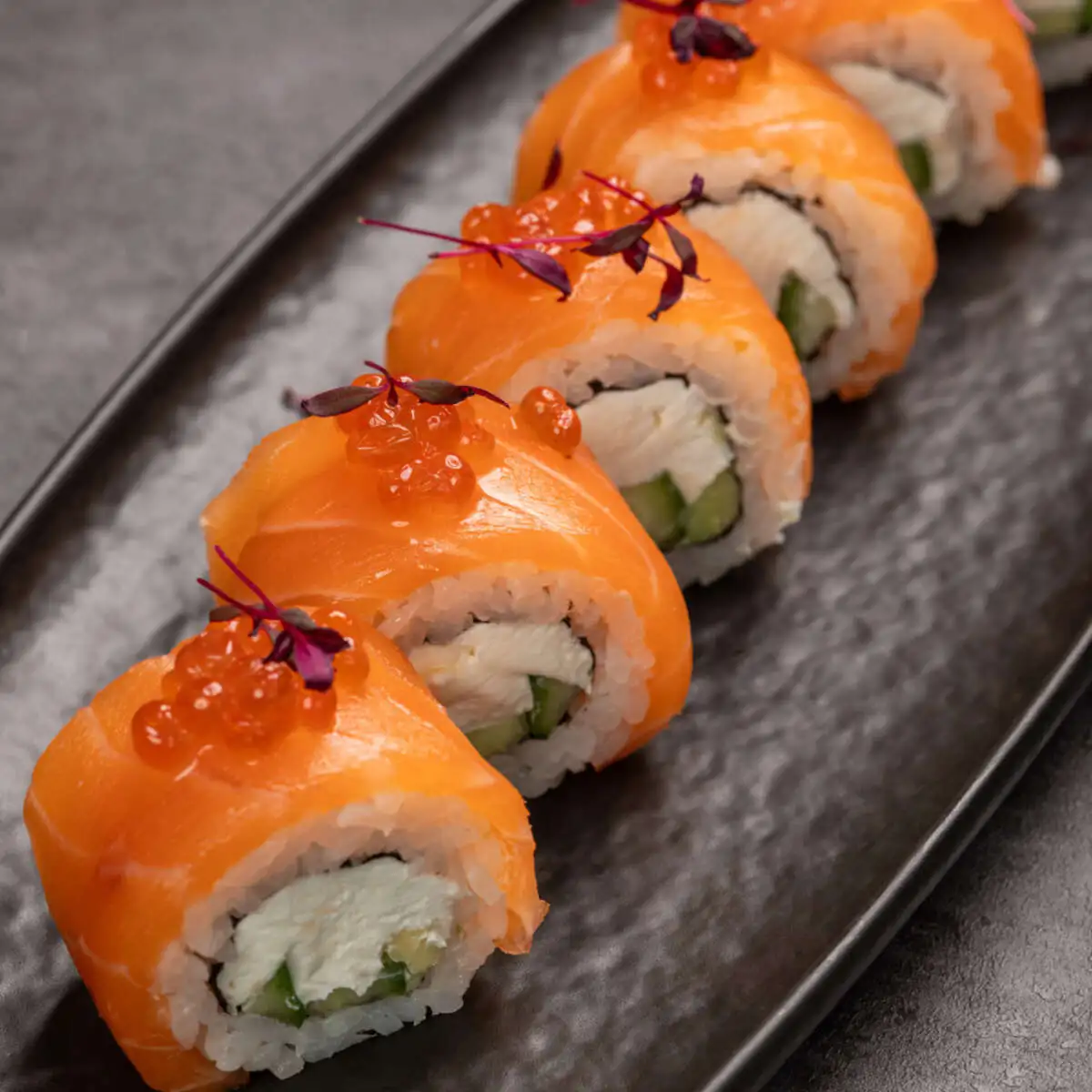 Филадельфия с икрой 6 шт