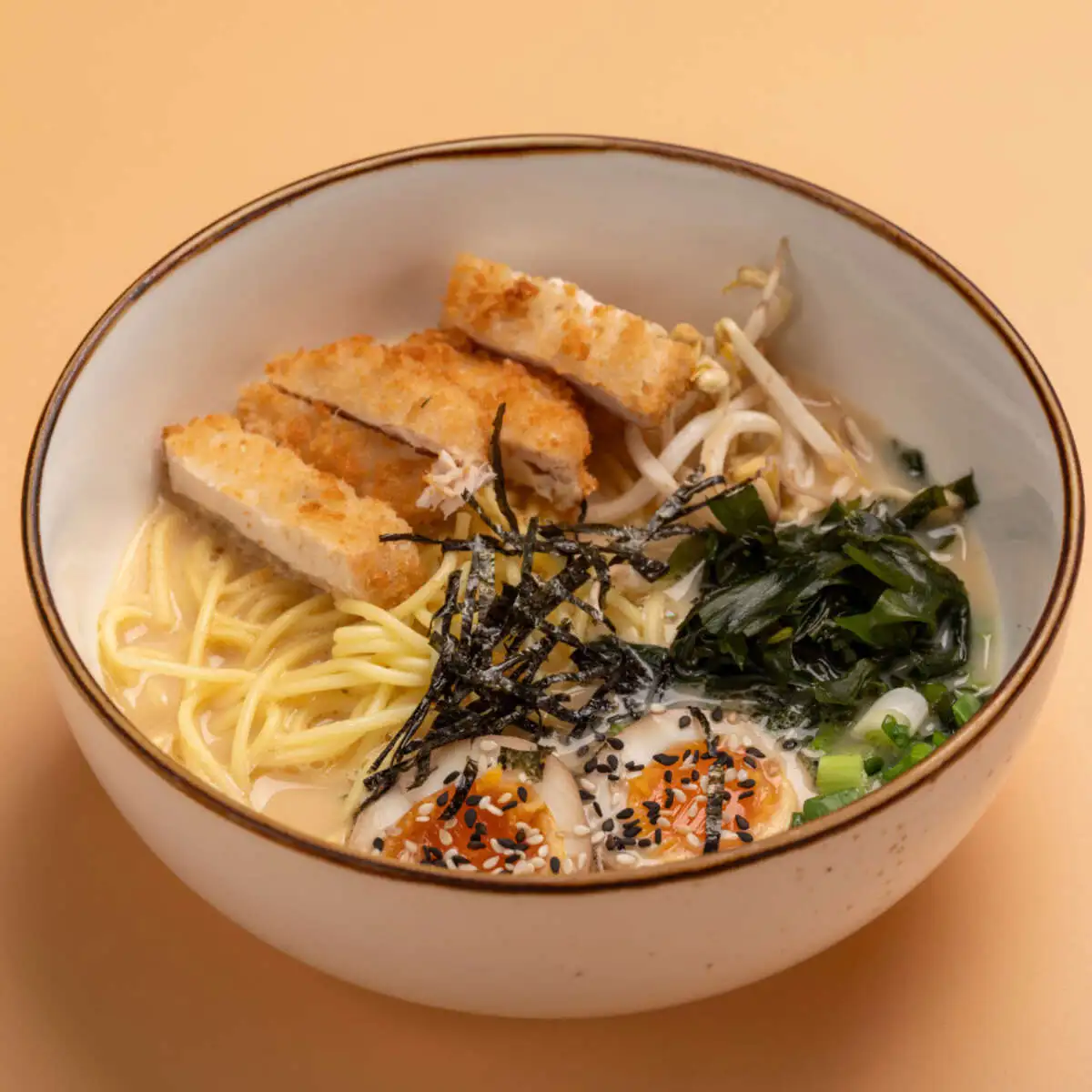 Сырный Рамэн с курицей