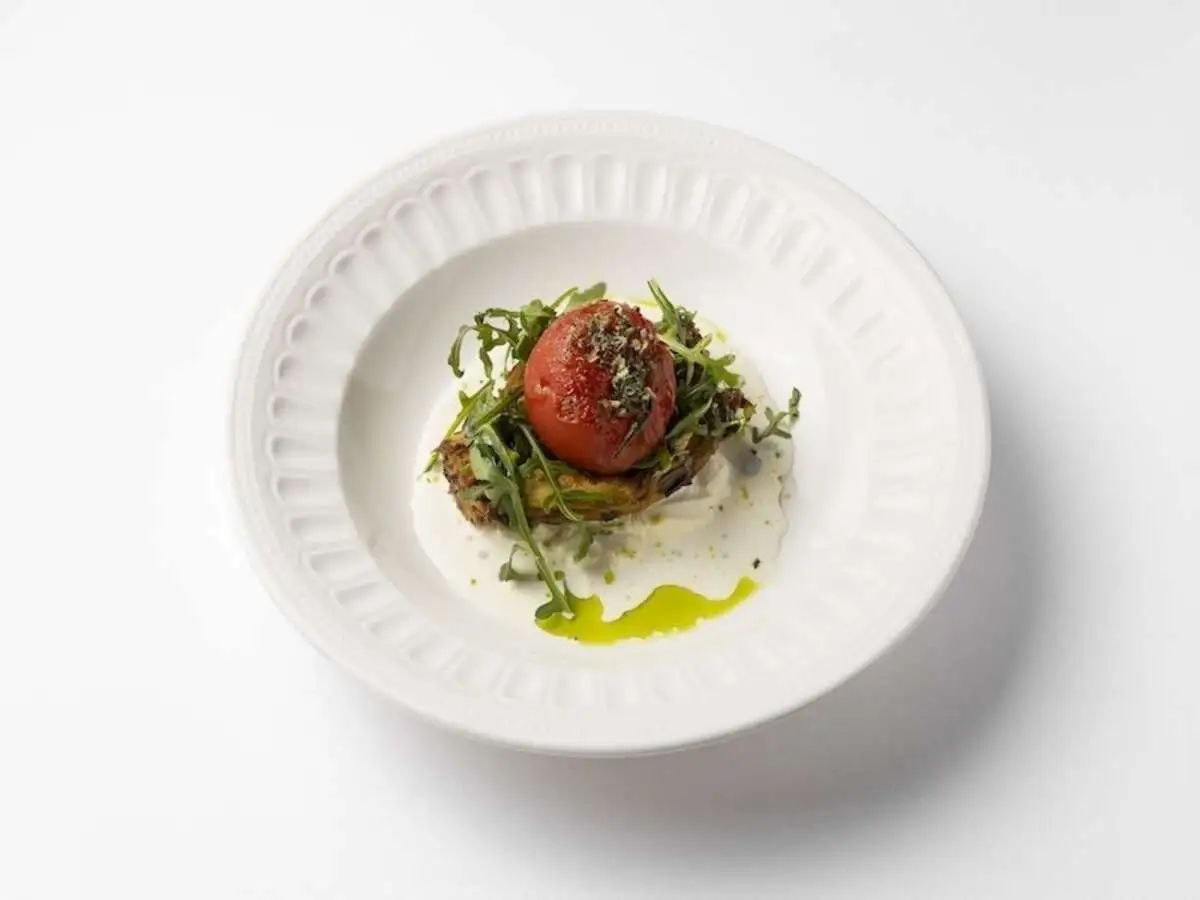 Баклажан с томатами и страчателлой