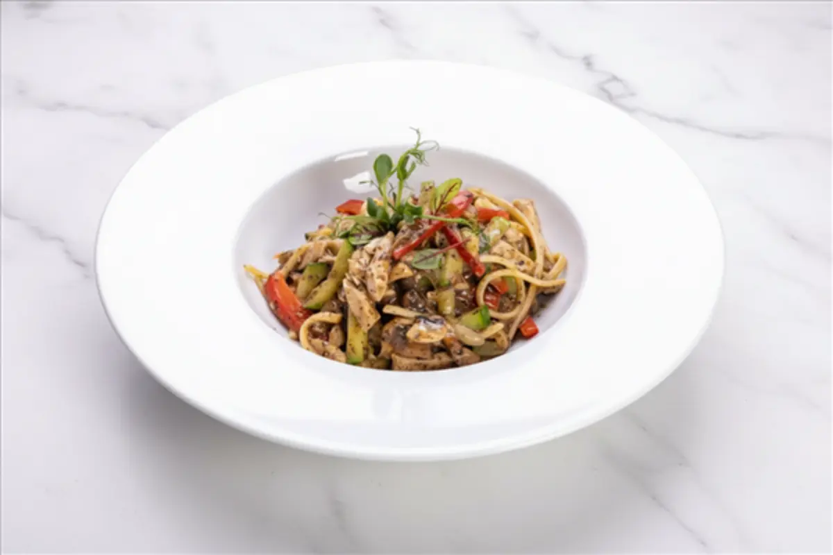 Лингвини с курицей и трюфельной пастой