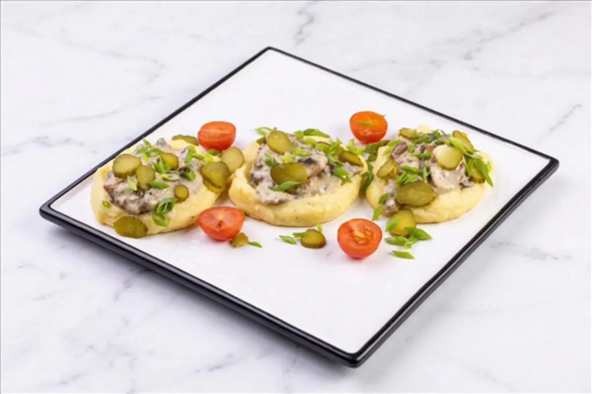 Бефстроганов с картофельным пюре