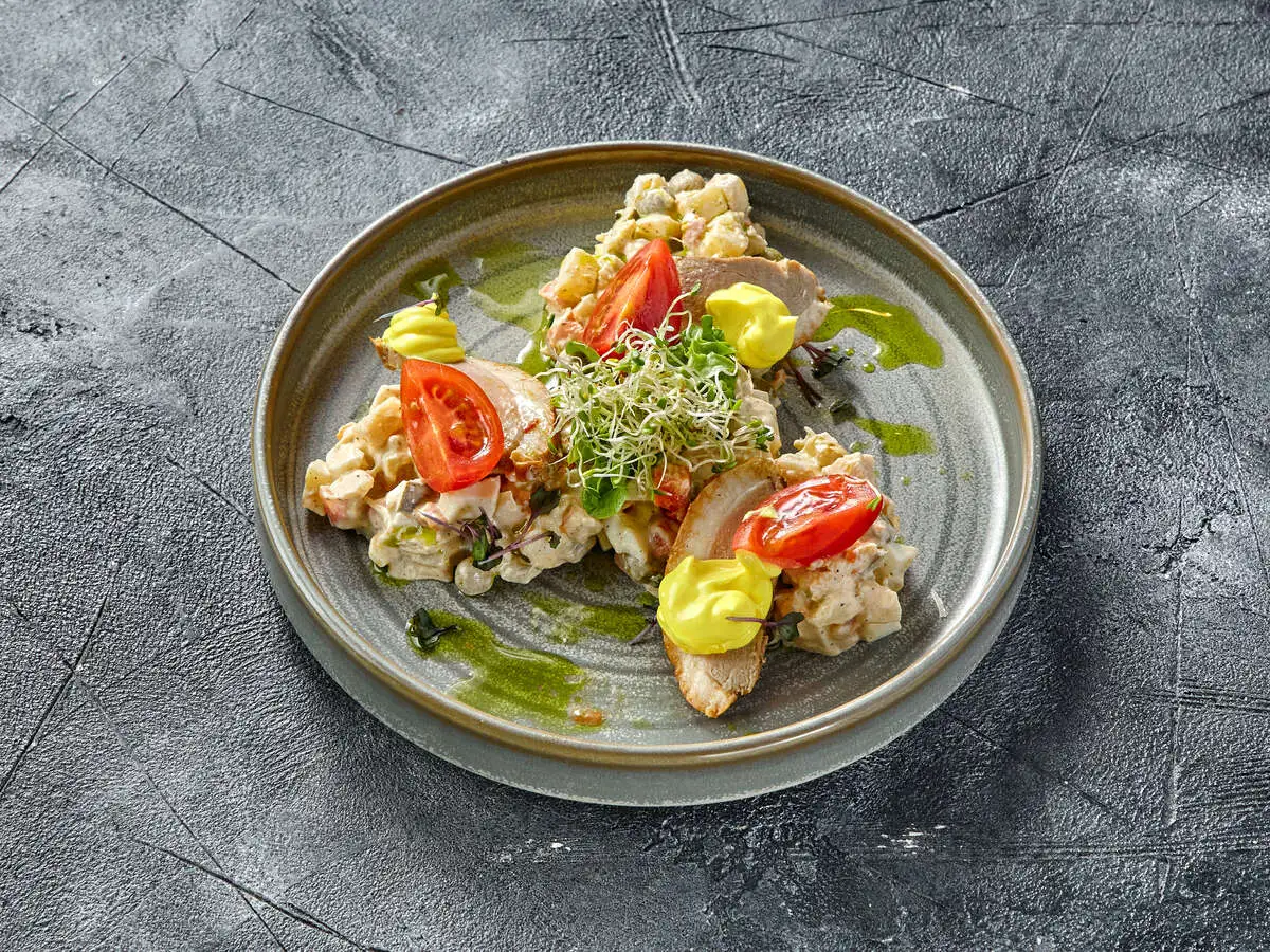 Оливье с копчёной уткой