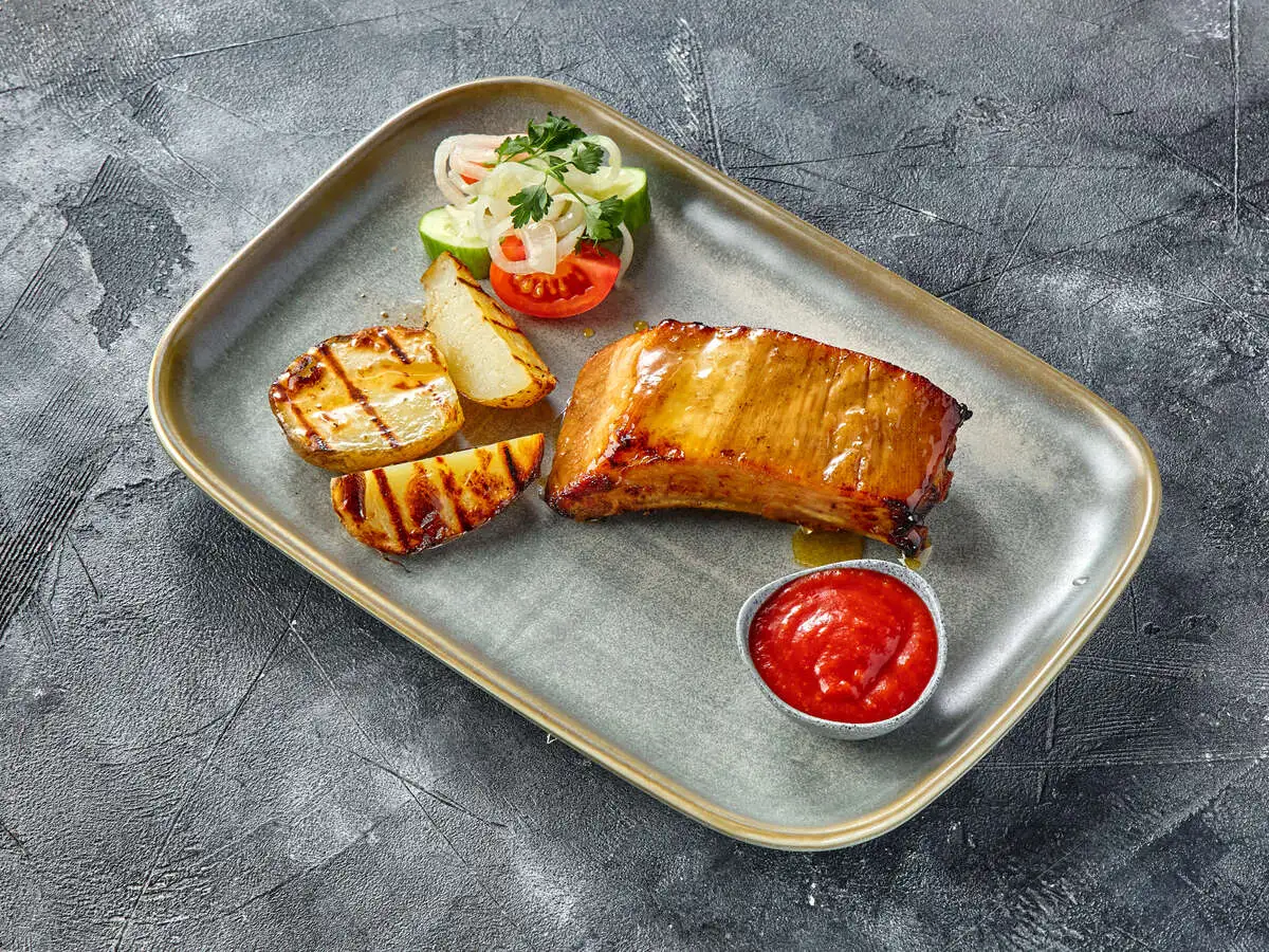 Свиная грудинка в медовой глазури