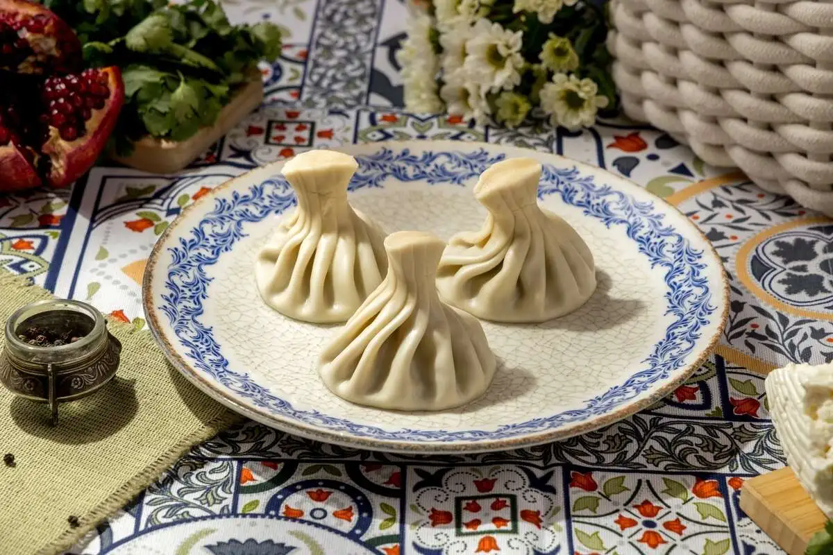 Хинкали с сыром и томатами 3 шт (вареные)