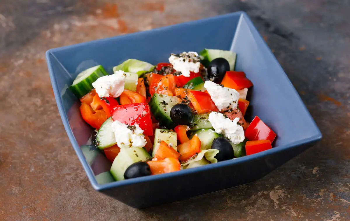 Салат Греческий со сливочным сыром