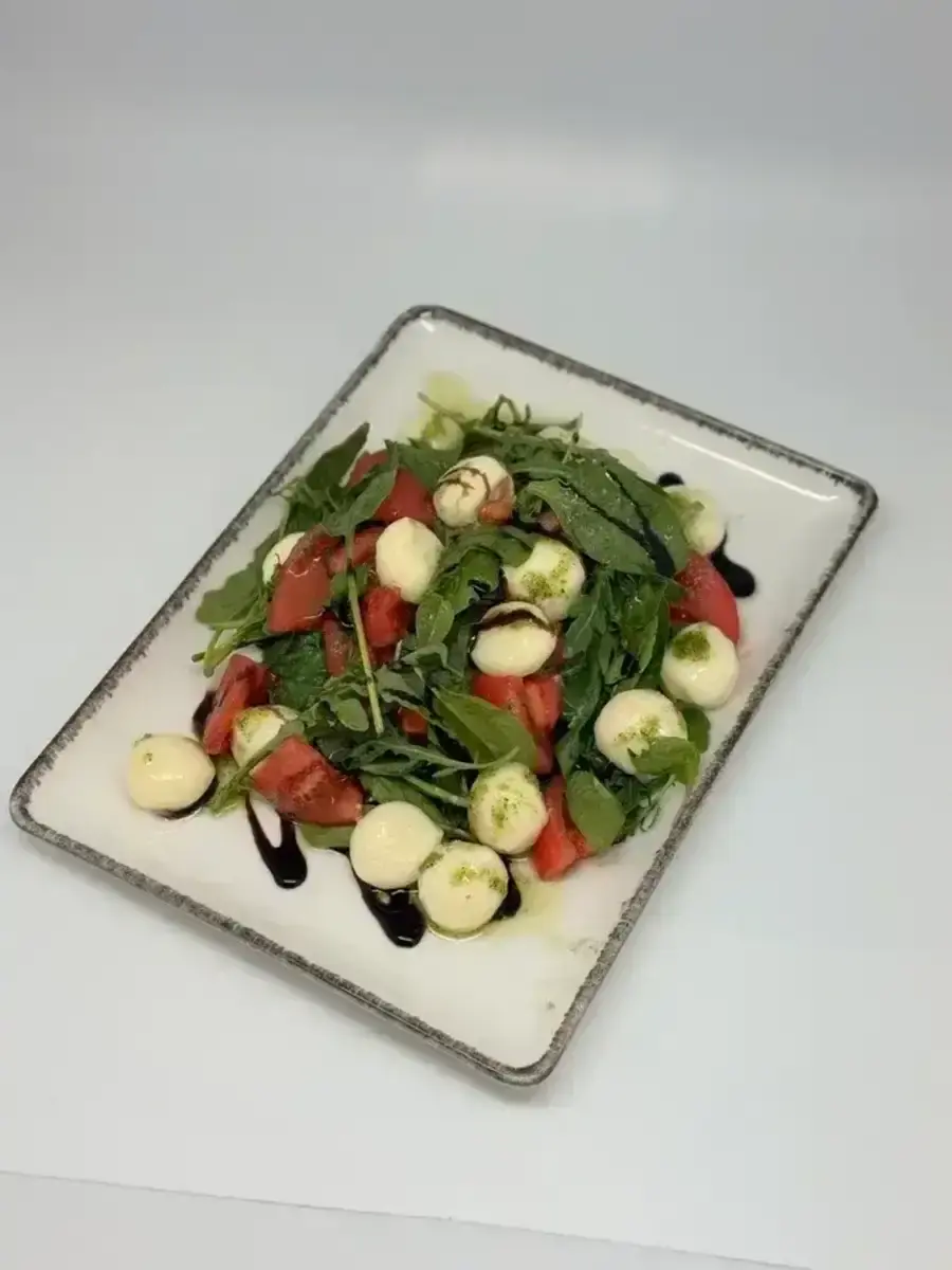 Салат Капрезе с рикоттой, 350г