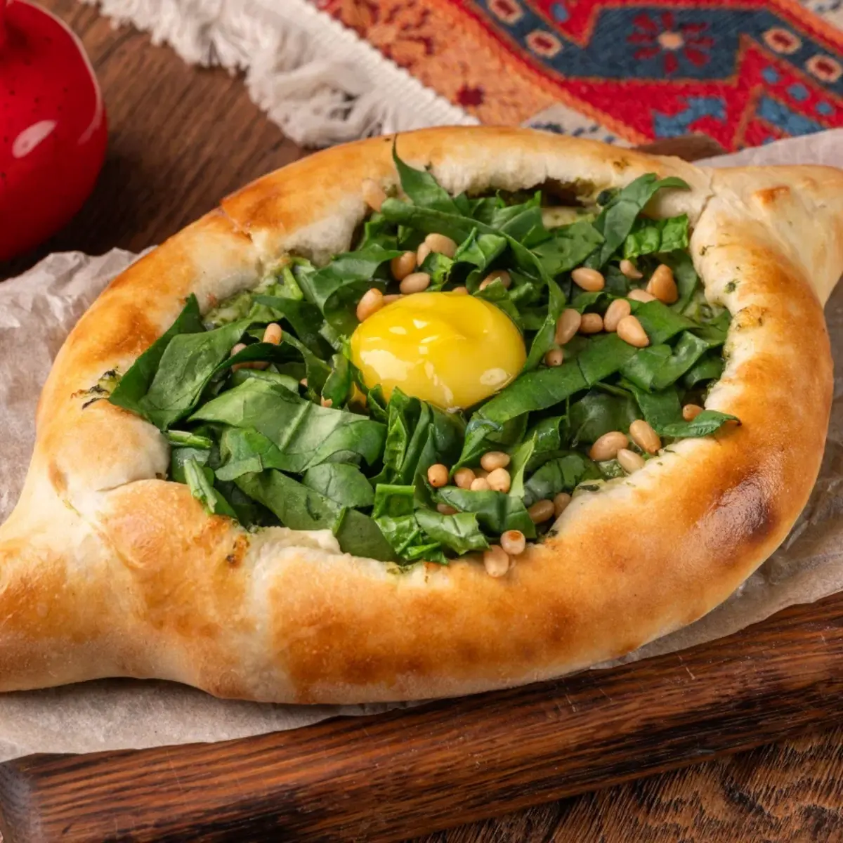 Хачапури со шпинатом и кедровым орехом 