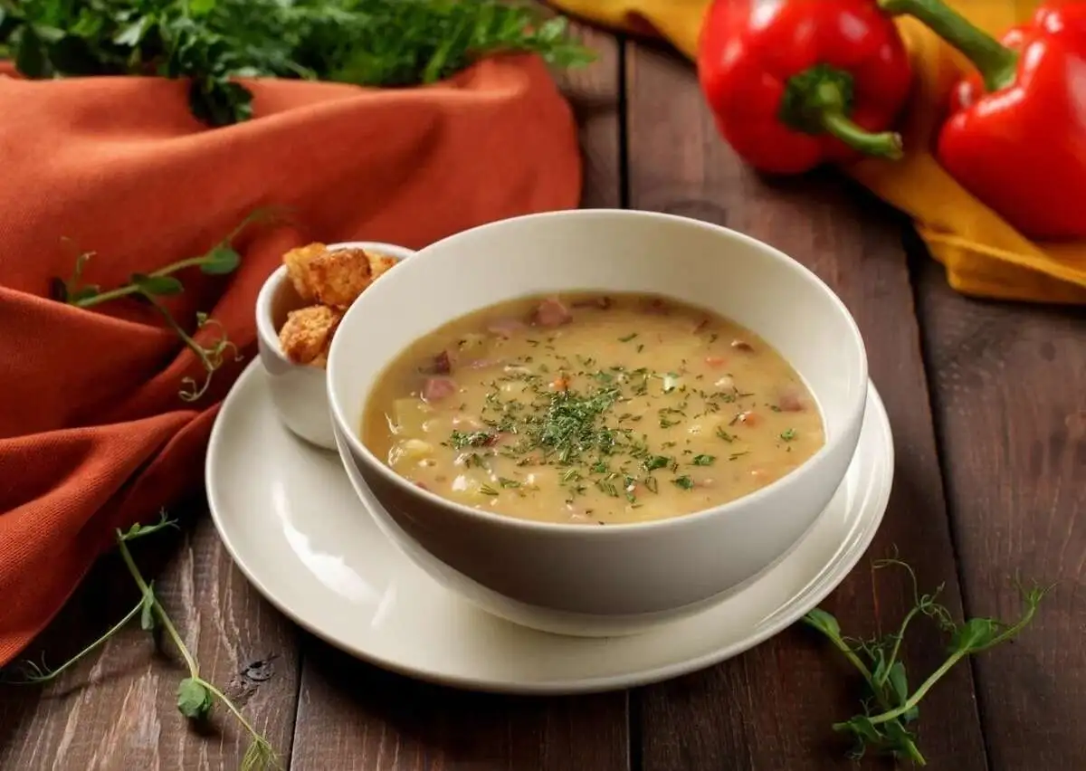 Суп гороховый по-баварски