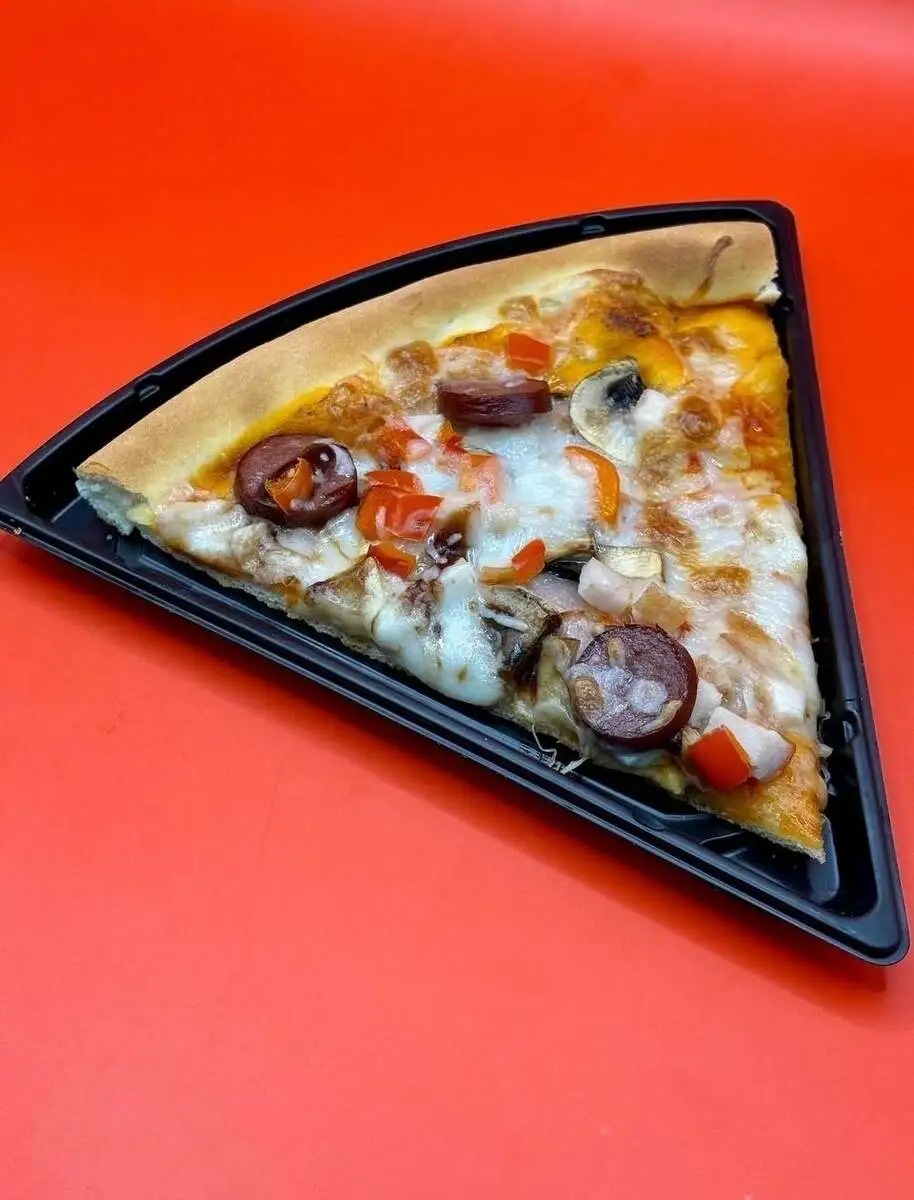 Пицца Фирменная 1 кусочек