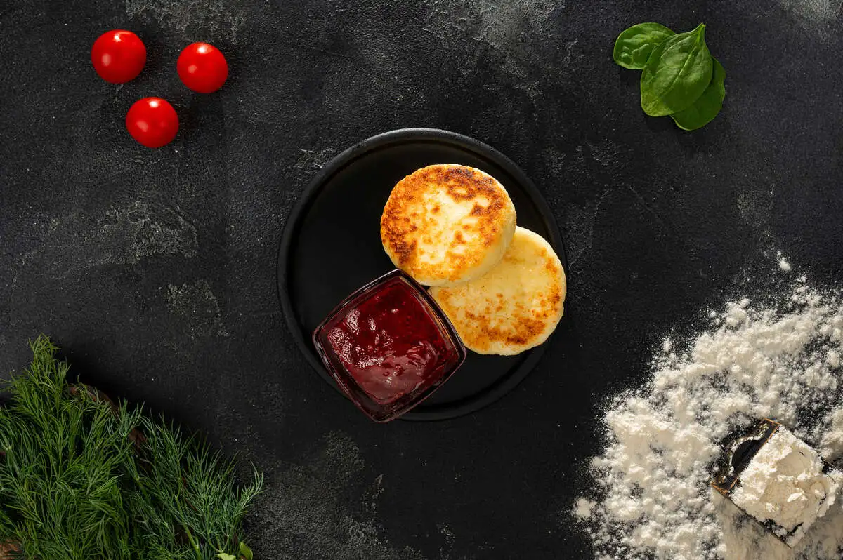 Сырники творожные с топингом