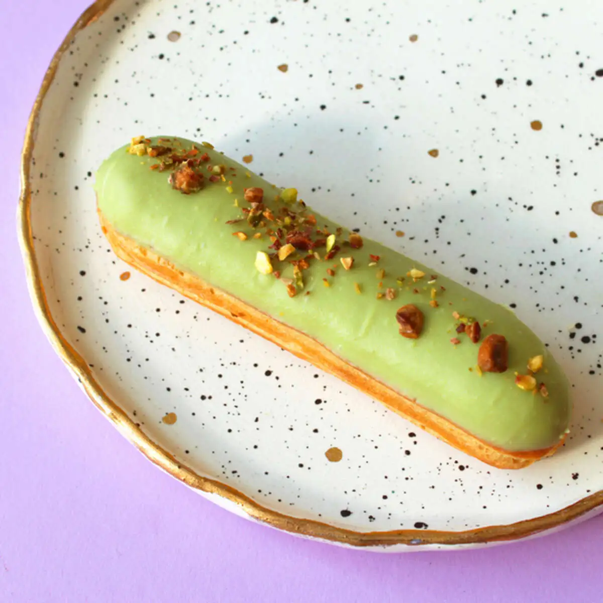 Эклер Фисташковый