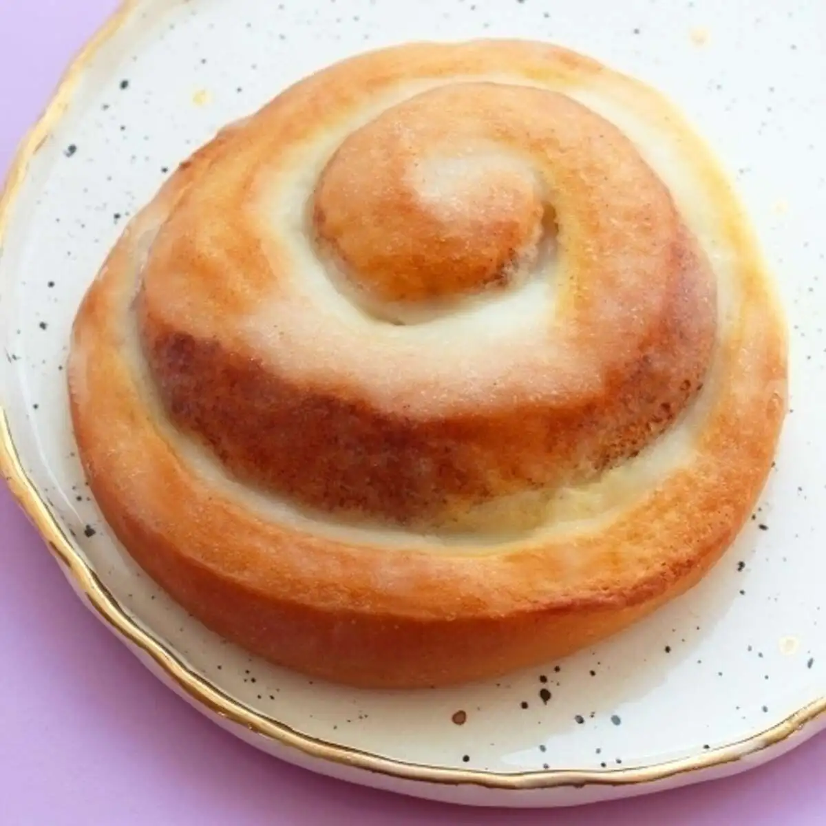 Булочка с корицей