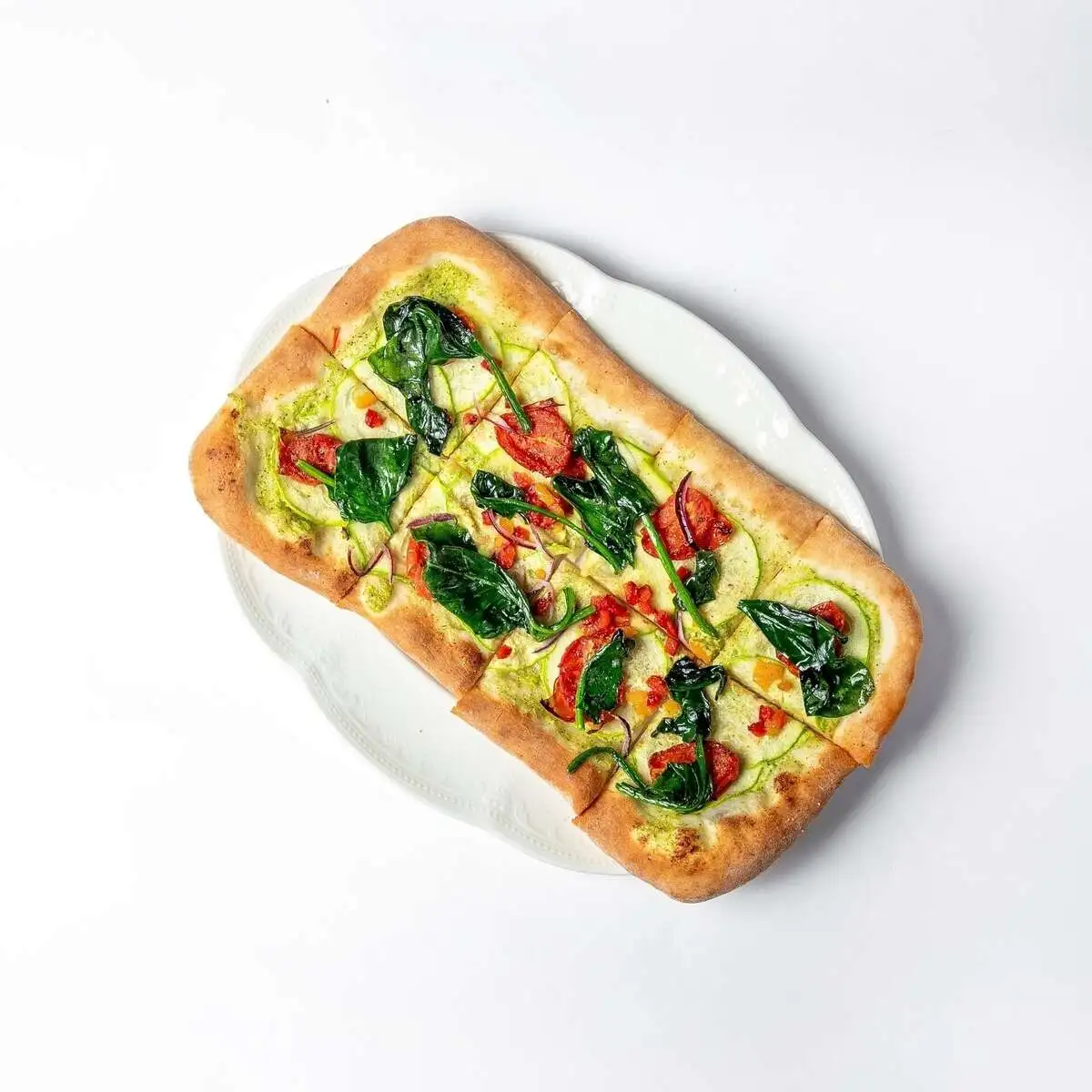 Флет бред с цукини, томатами конфи и муссом из брокколи