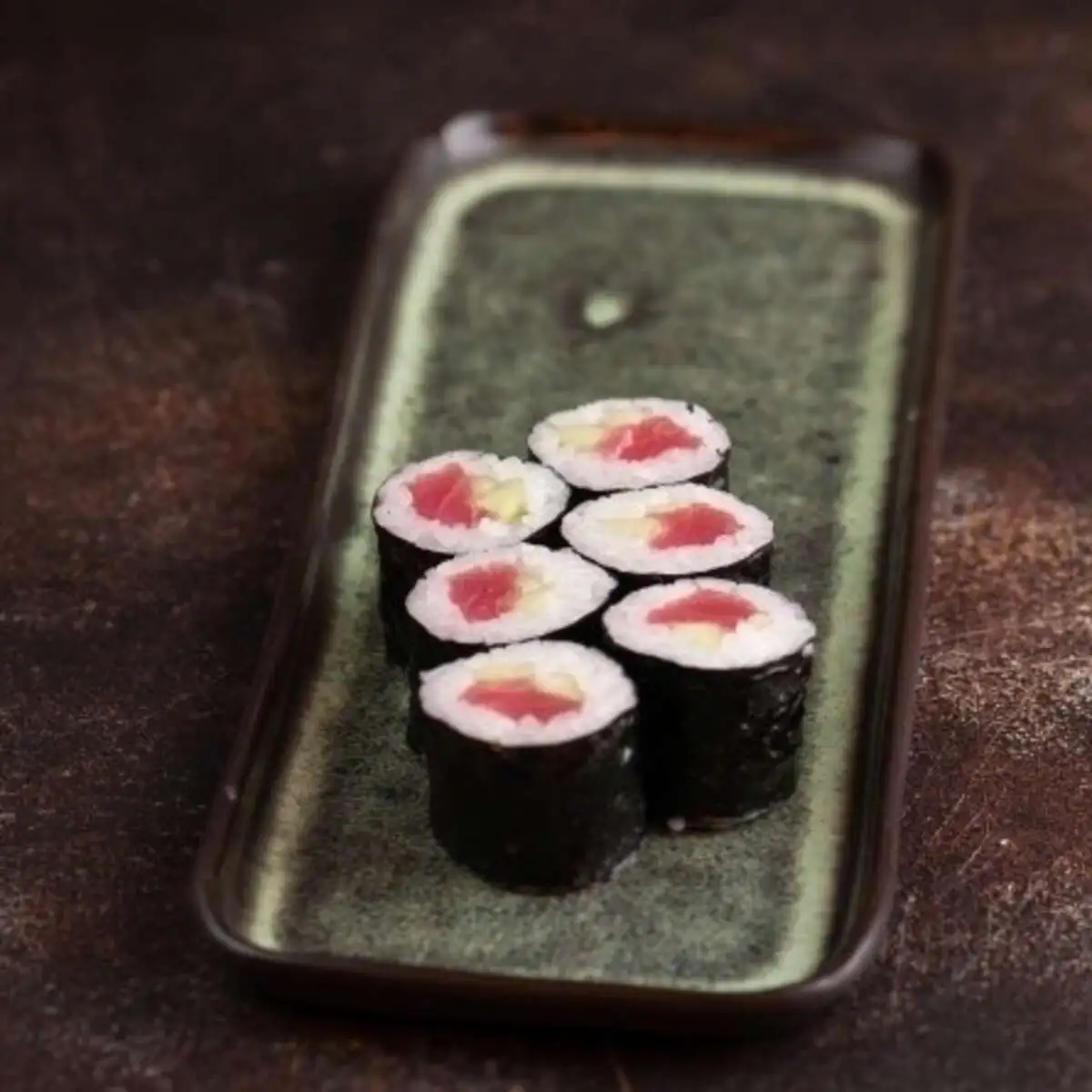 Ролл с тунцом