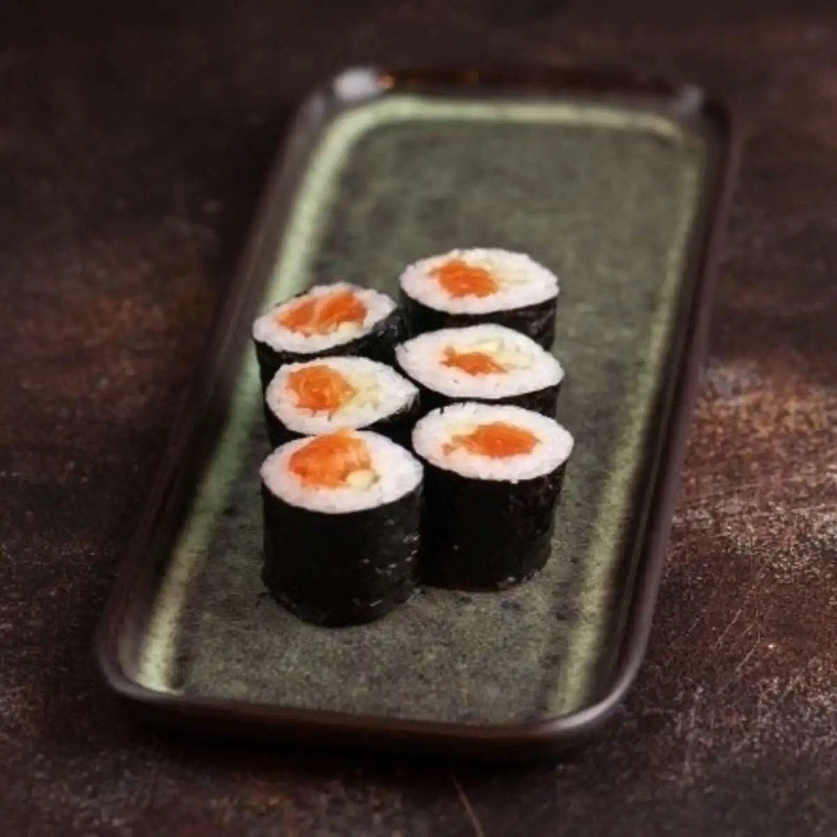 Ролл с лососем