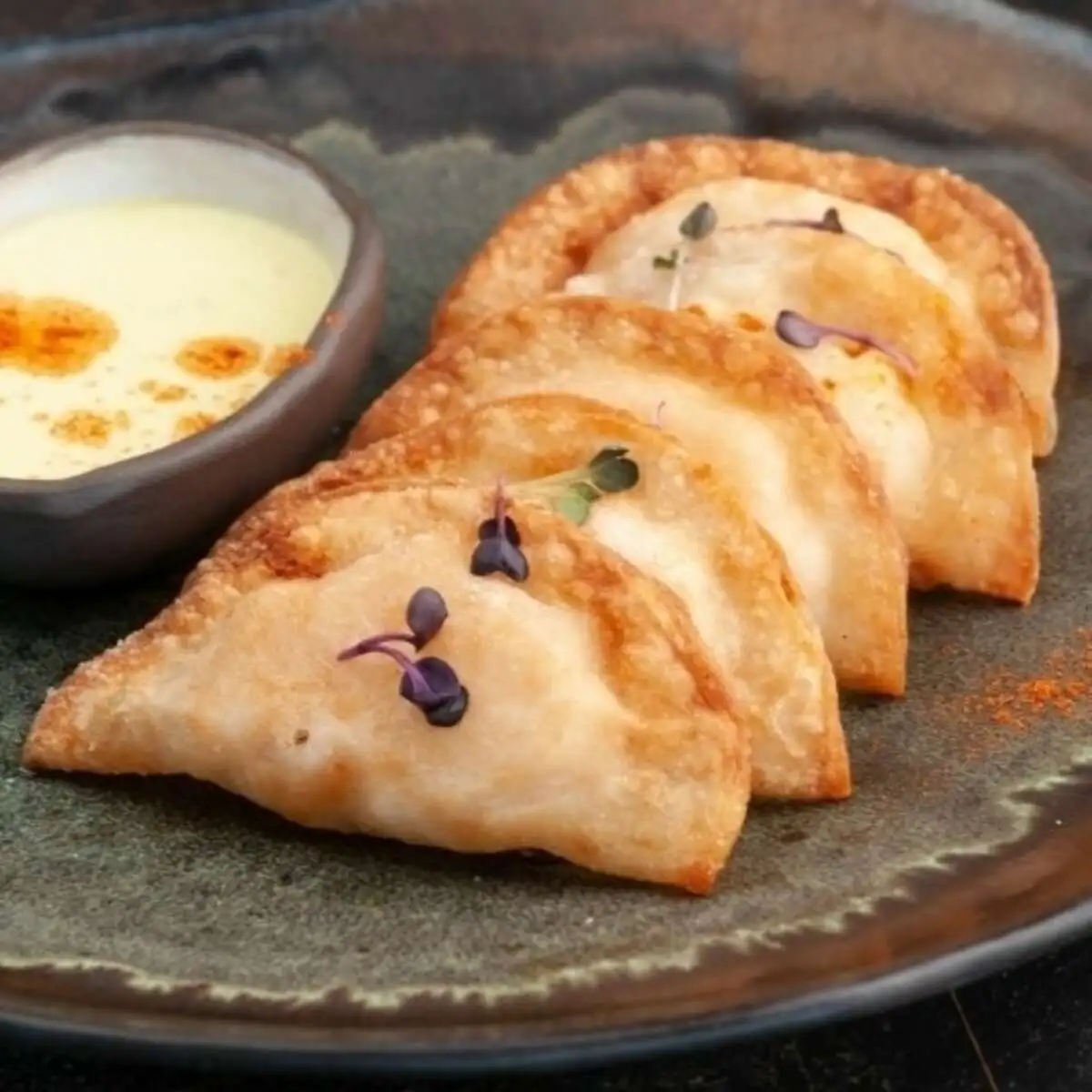 Мини чебуреки с креветкой и крабом