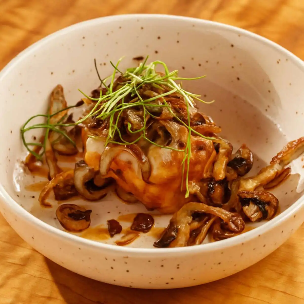 Запеченый батат с сыром и грибами