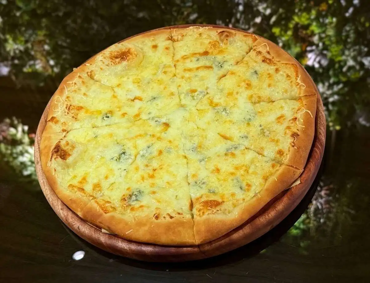 Пицца «4 сыра»/Pizza "4 cheeses"