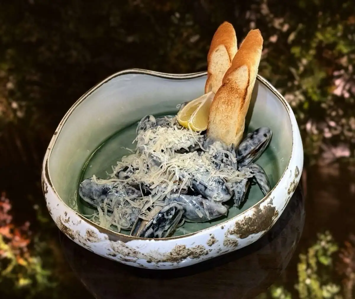 Мидии в сырном соусе / Mussels in cheese sauce