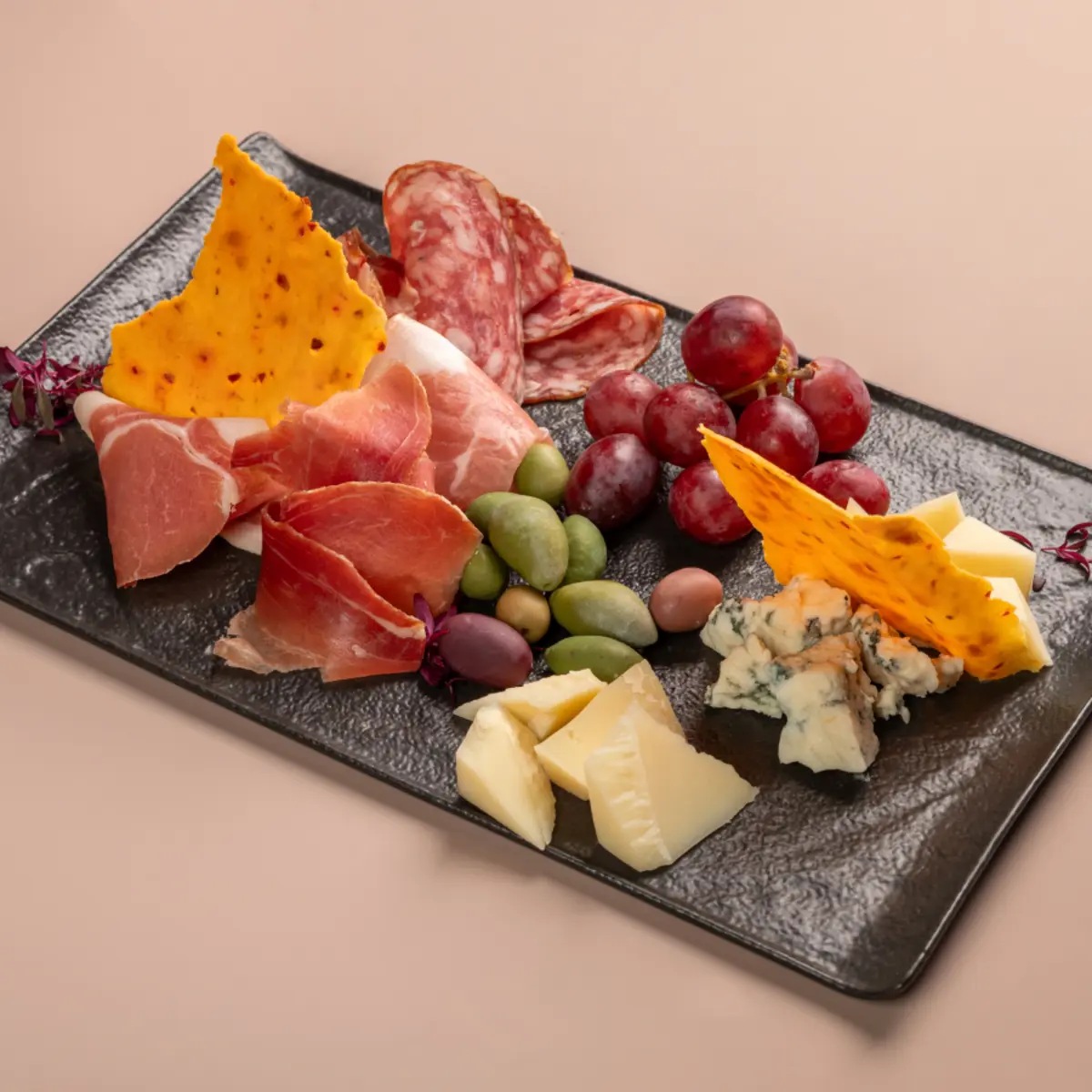 Тарелка к вину