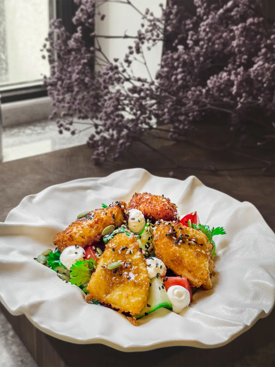 Салат с жареным сыром