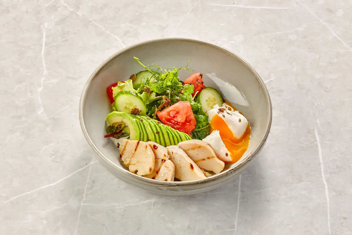 Зеленый завтра с цыпленком