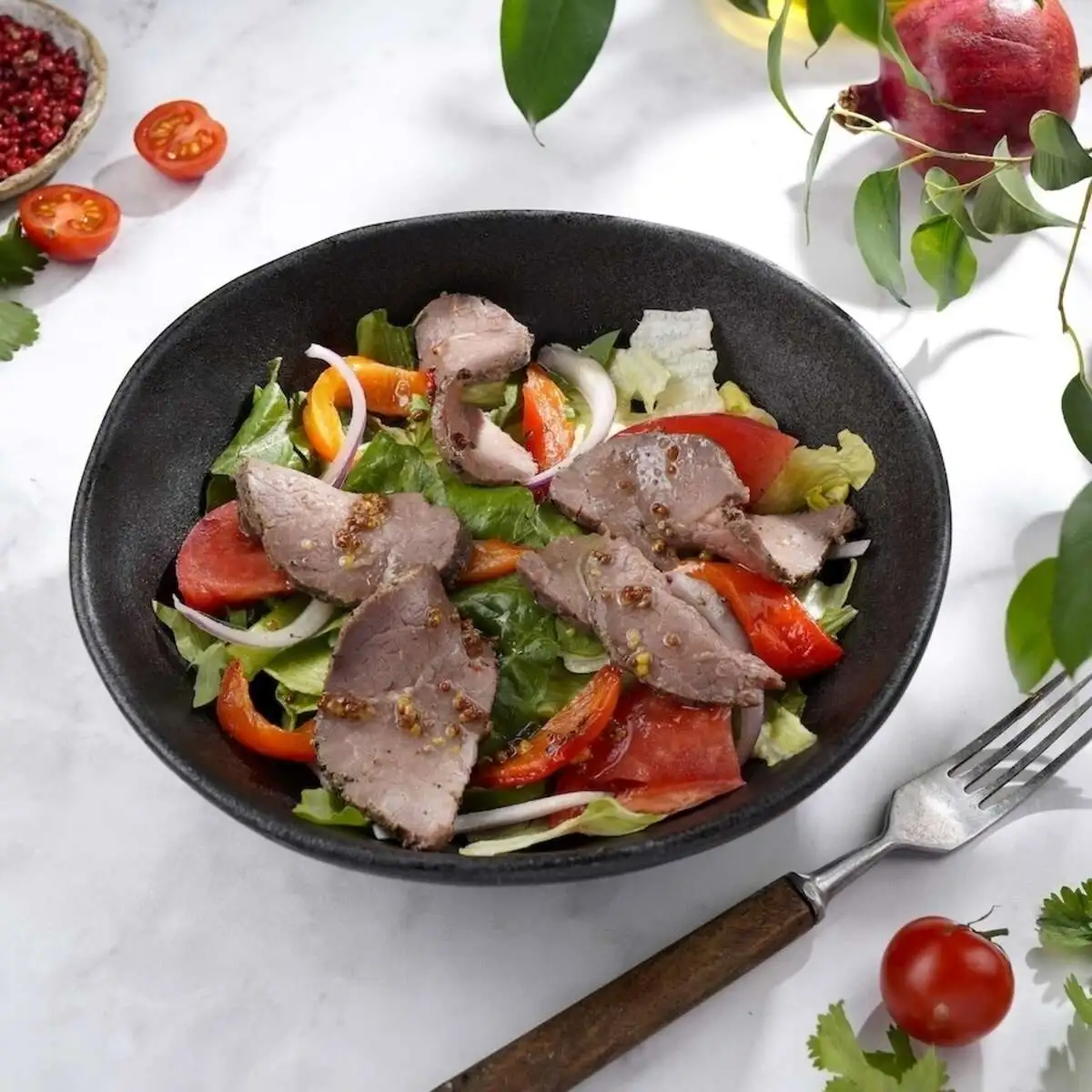 Салат с ростбифом