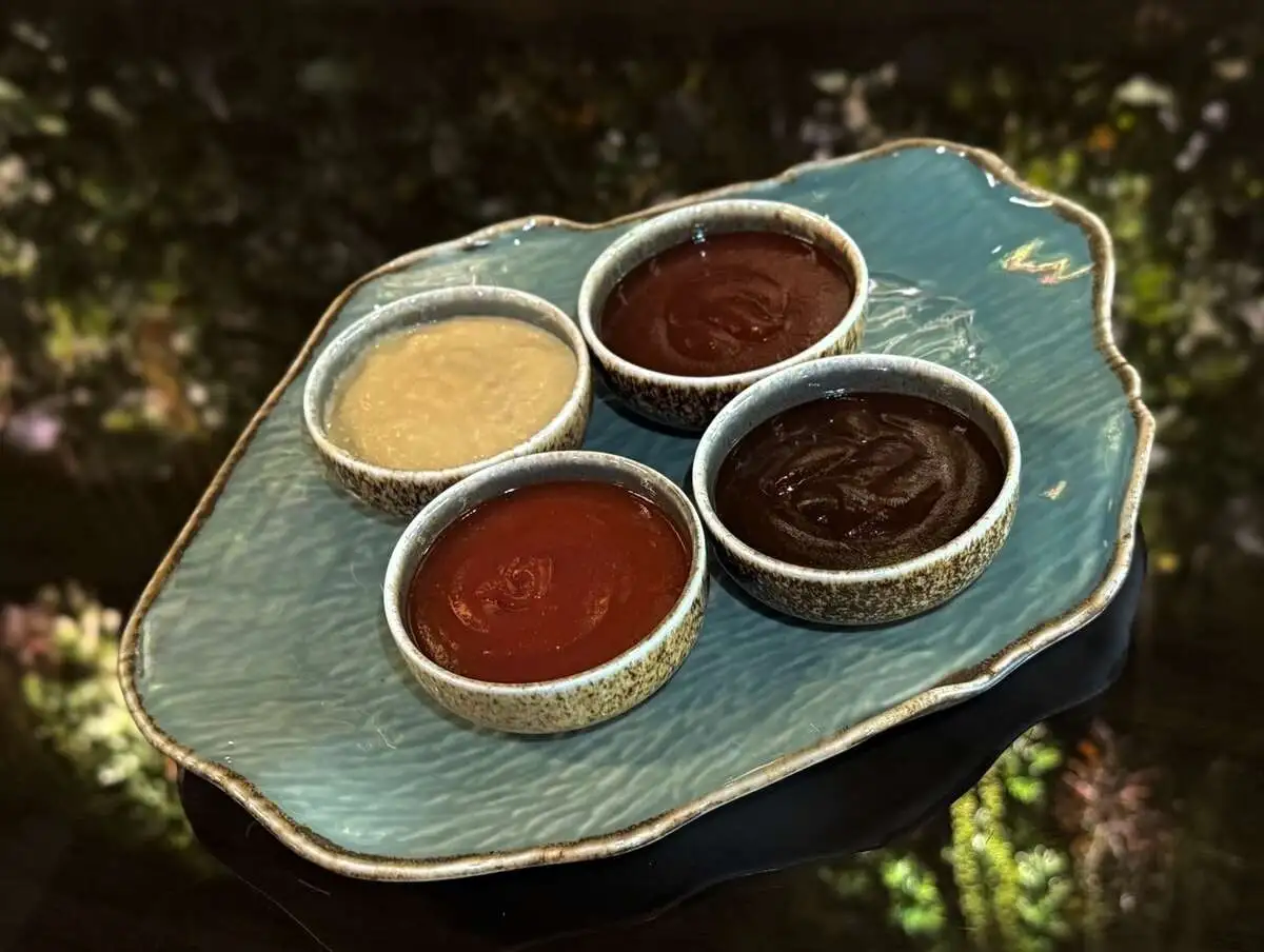 Соус в ассортименте / Assorted sauces