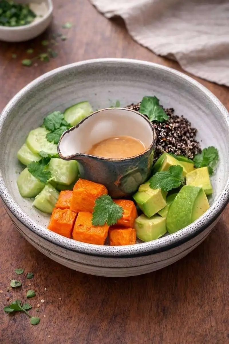 Боул с киноа и запеченой тыквой