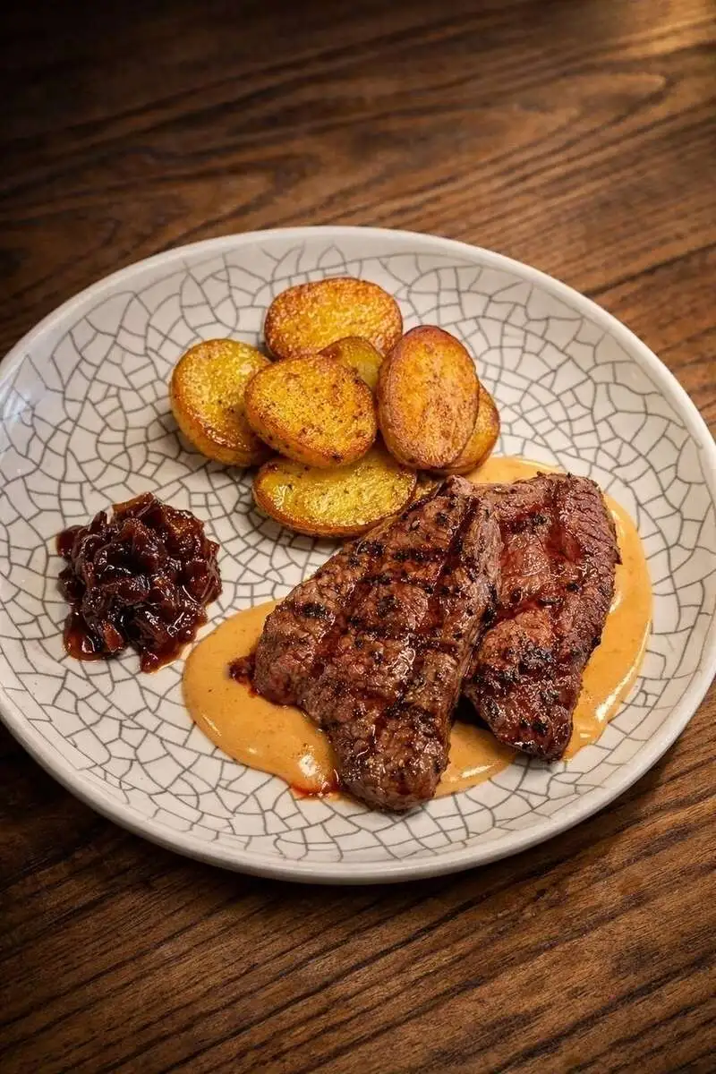 Медальоны из мраморной говядины
