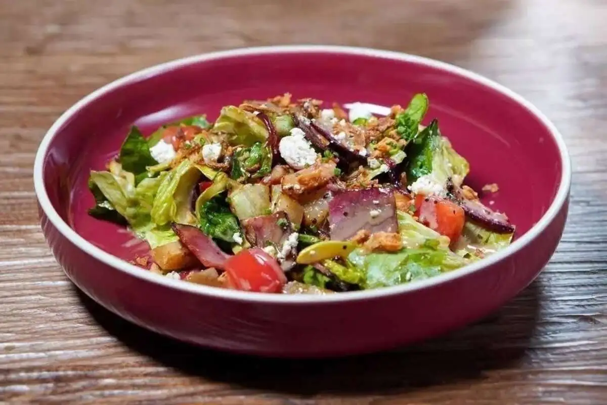 Салат с копченым брискет и печёными овощами 220гр.