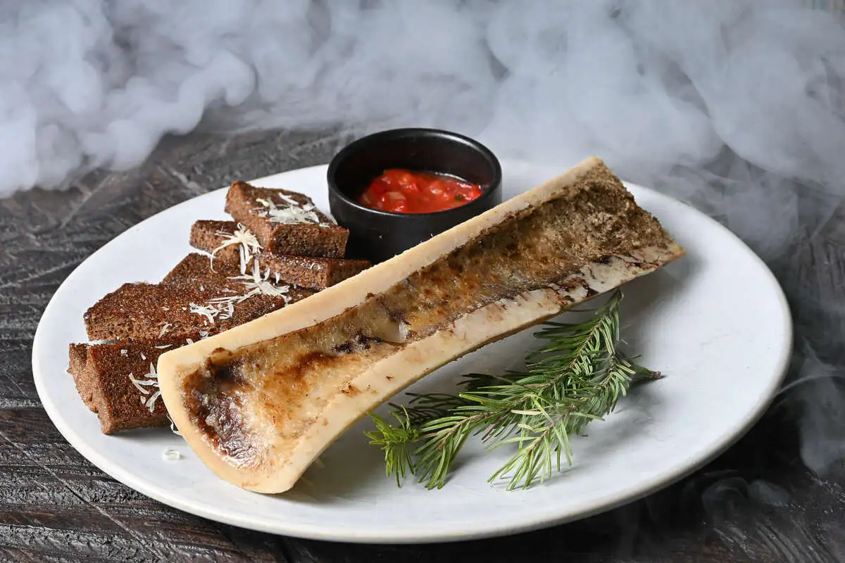 Костный мозг с опаленным ремесленным хлебом 260гр.