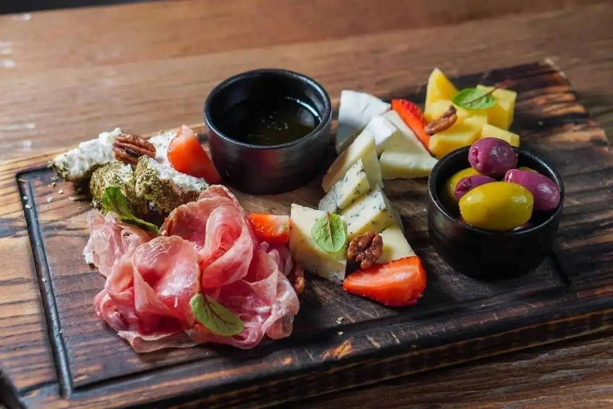 Тарелка к вину 290гр.