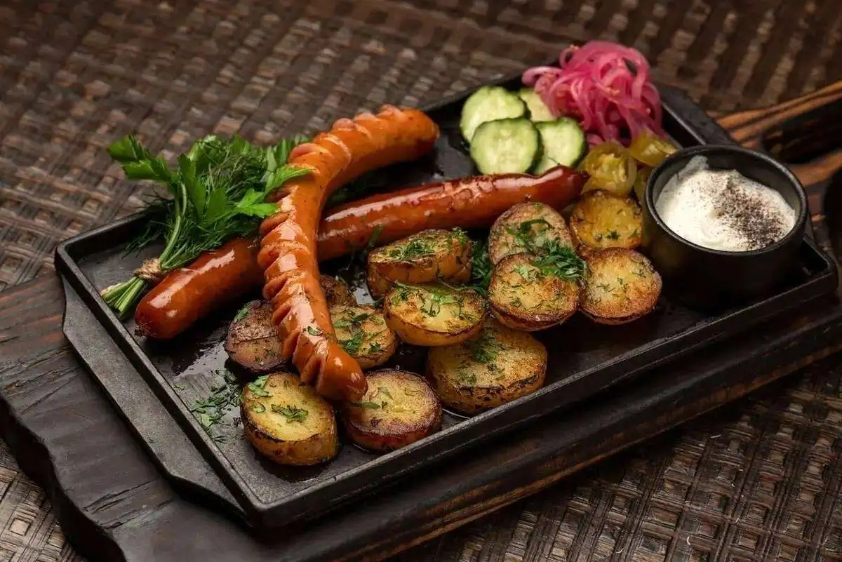 Колбаски с жареным картофелем бэби 350гр.